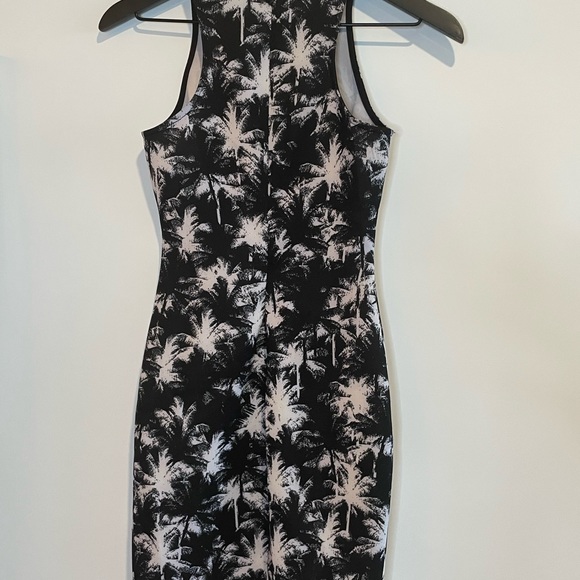 NWT Guess | Palm Tree Mix Scuba Sleeveless Bodycon Dress | XS - Picture 5 of 9